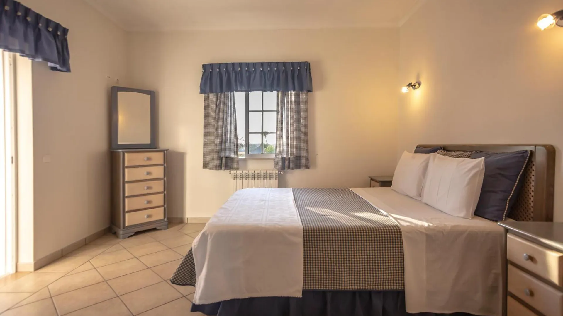 Bed & Breakfast Al Meida Guesthouse Albufeira Portugal