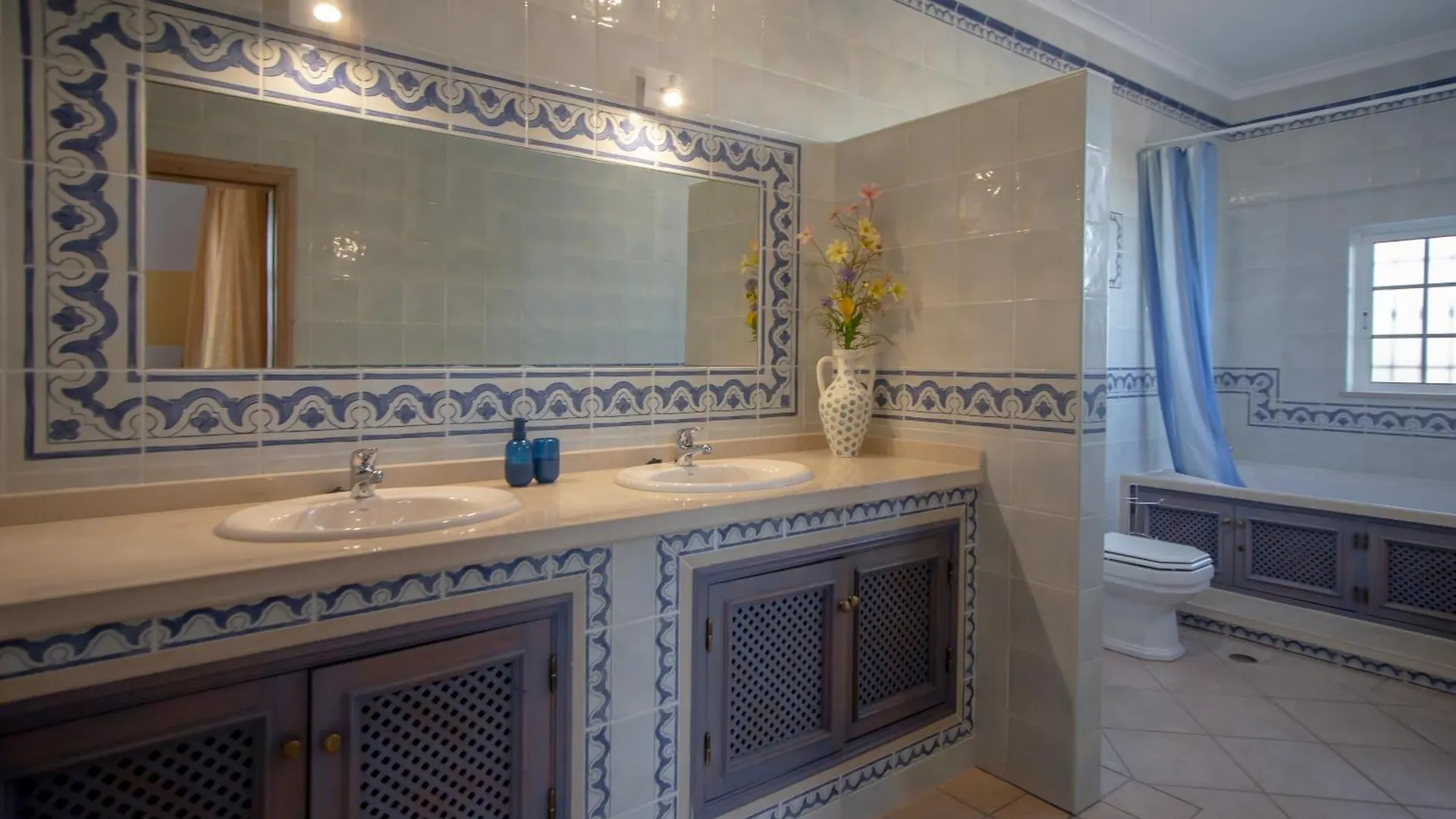 Al Meida Guesthouse Albufeira Bed & Breakfast