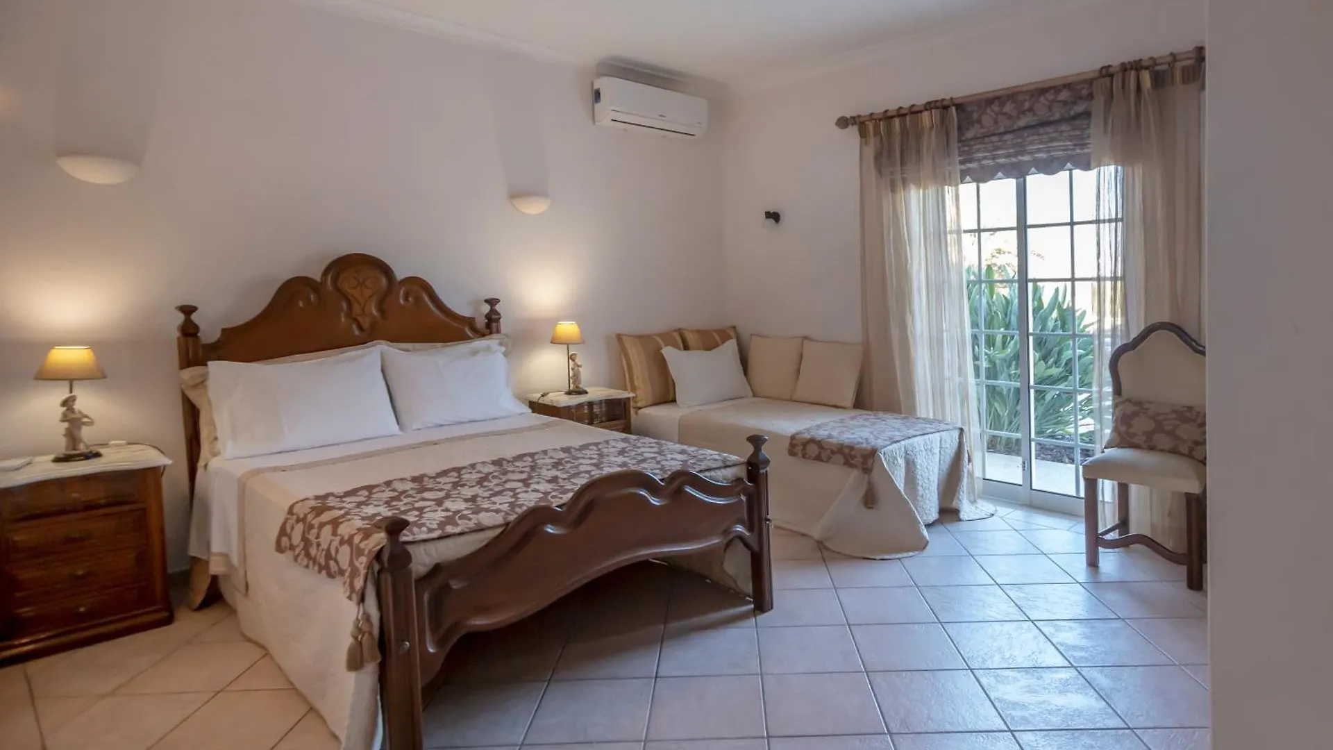 Al Meida Guesthouse Albufeira